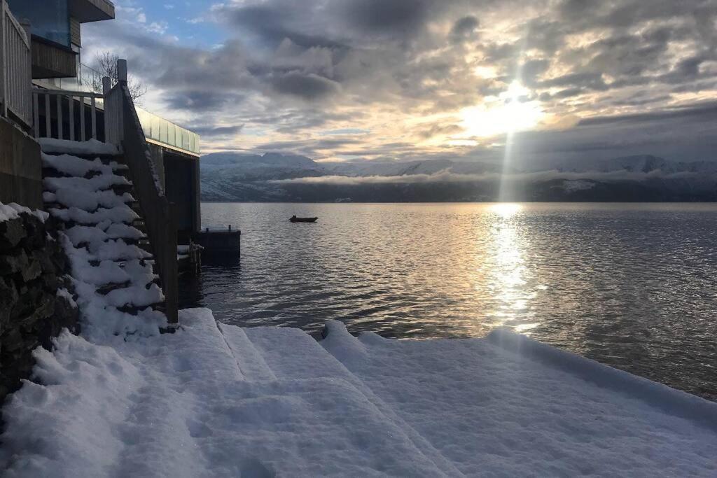 Panoramaresort In Hardangerfjorden Leilighet I Sjokanten Ved Hardangerfjorden For 7 Personer Boat , Sauna,Kajak, Sup For Rent Øystese 외부 사진