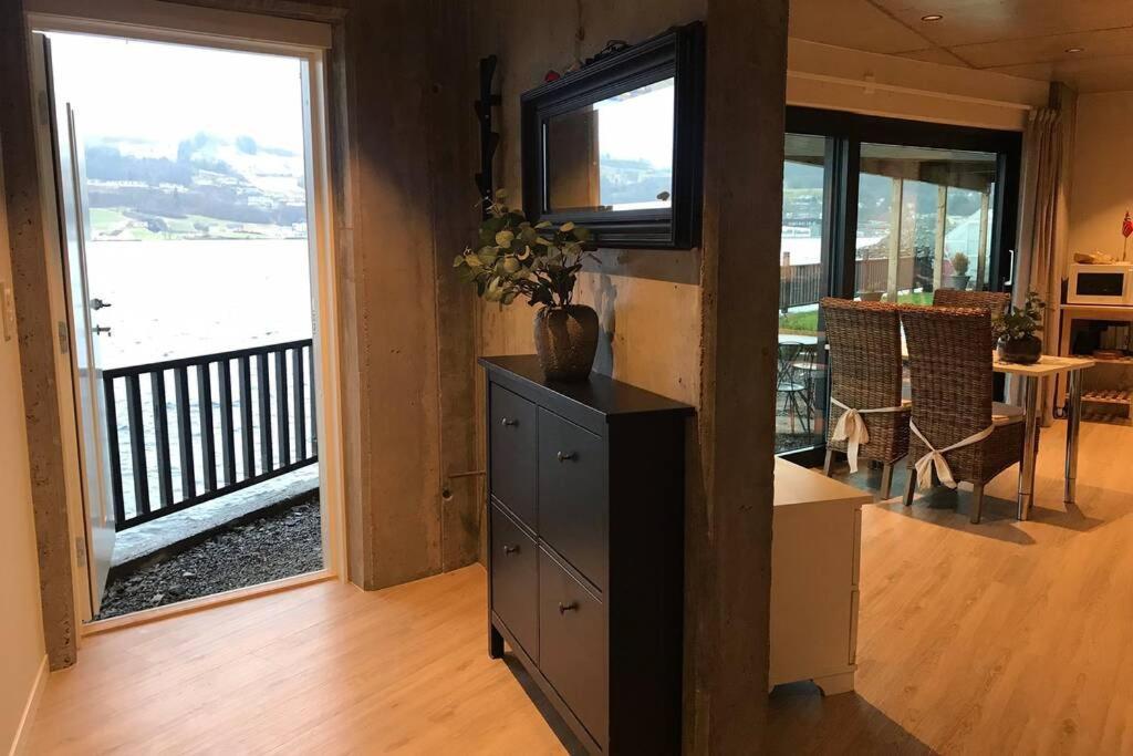 Panoramaresort In Hardangerfjorden Leilighet I Sjokanten Ved Hardangerfjorden For 7 Personer Boat , Sauna,Kajak, Sup For Rent Øystese 외부 사진